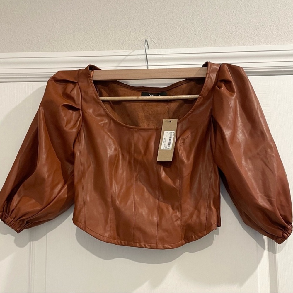 Gradey Faux Leather Puff Sleeve Top NWT - Picture 2 of 4